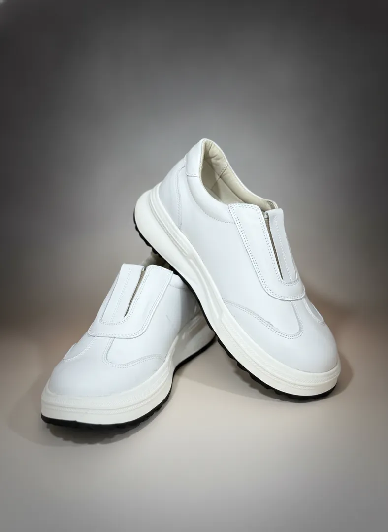 D Shoes: Удобные и стильные белые слипоны!