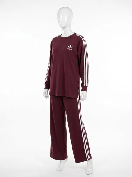 Adidas ayollar sport kostyumi